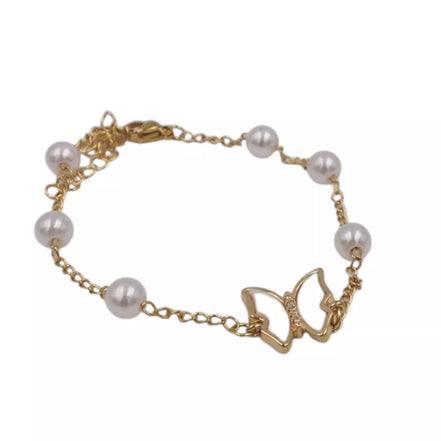 Apyrankė su perlais ir drugelio pakabuku