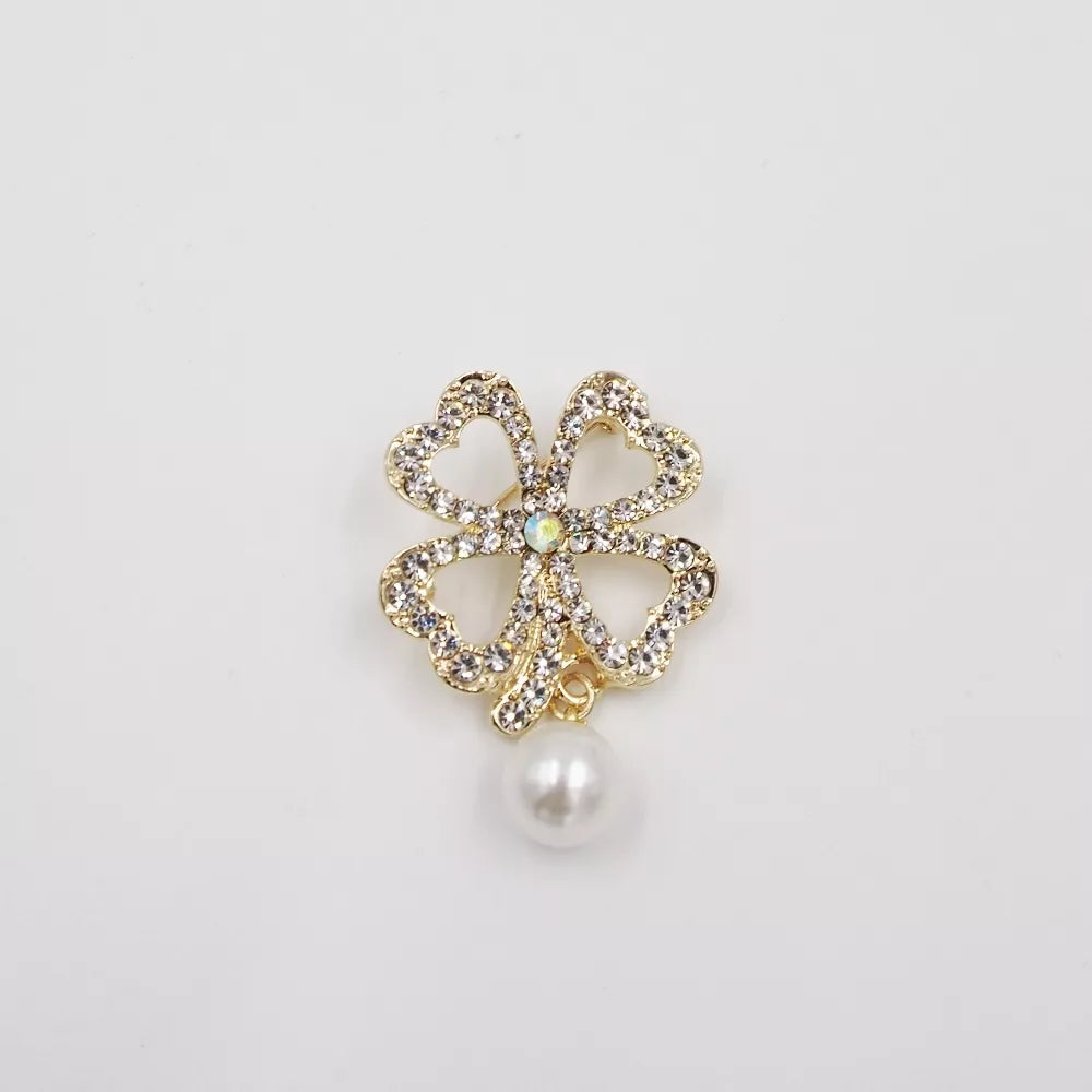 Dobilėlio formos sagė