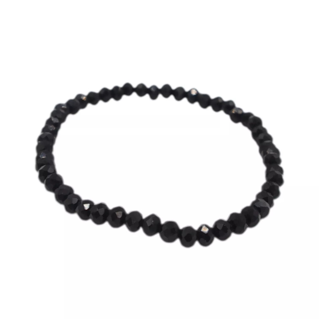 Juoda karoliukų apyrankė