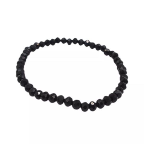 Juoda karoliukų apyrankė