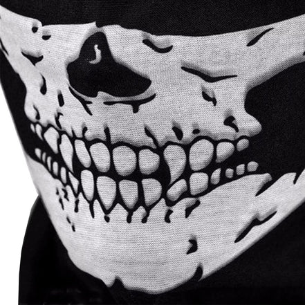 Kaukė su kaukolės raštu