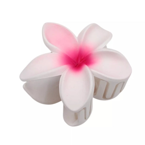 Plaukų segtukas su balta plumerija ir rožiniu centru