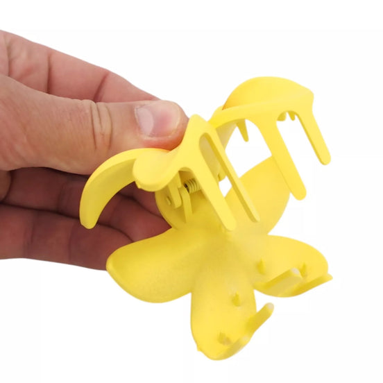 Plaukų segtukas su geltonu plumerijos žiedu