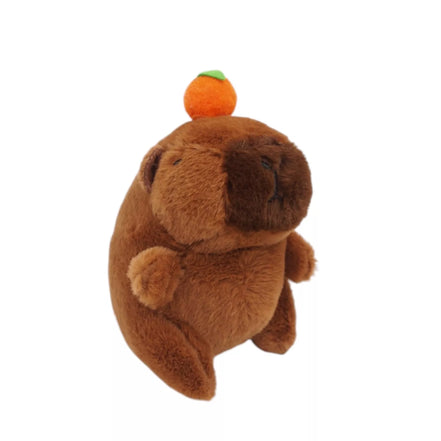 Pliušinis kapibaros raktų pakabukas su mandarinėliu