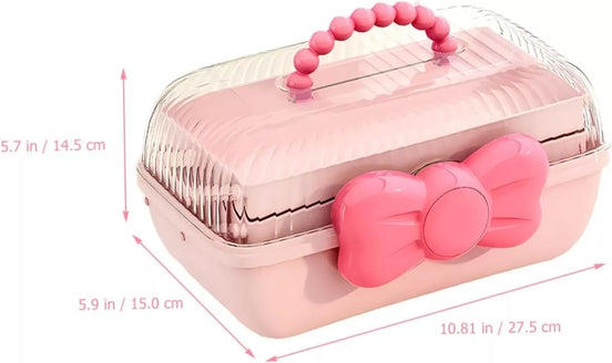 Rožinė papuošalų dėžutė su kaspinu ir rankena