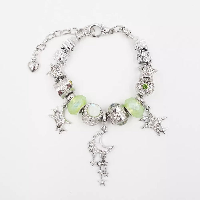 Sidabrinės spalvos apyrankė su šviesiai žaliais akcentais