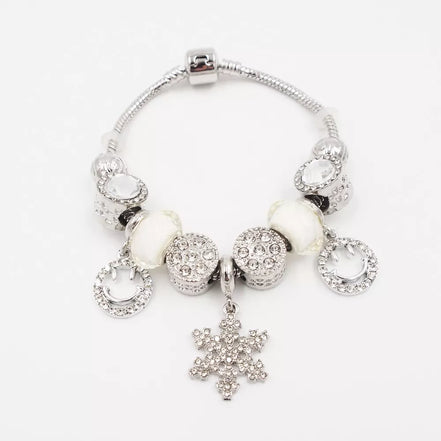 Sidabrinės spalvos apyrankė su snaige