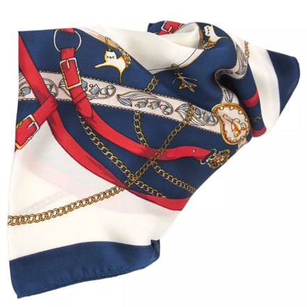 Skarelė su auksinių diržų motyvu