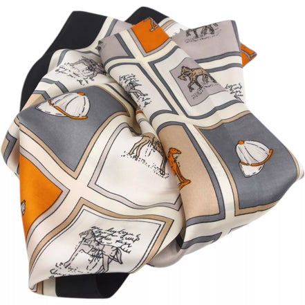 Skarelė su žirgų motyvais